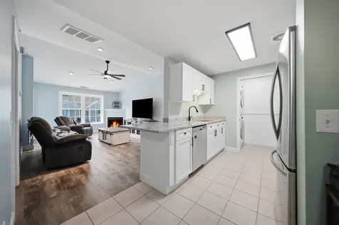 6 Crestview Circle Londonderry NH 03053