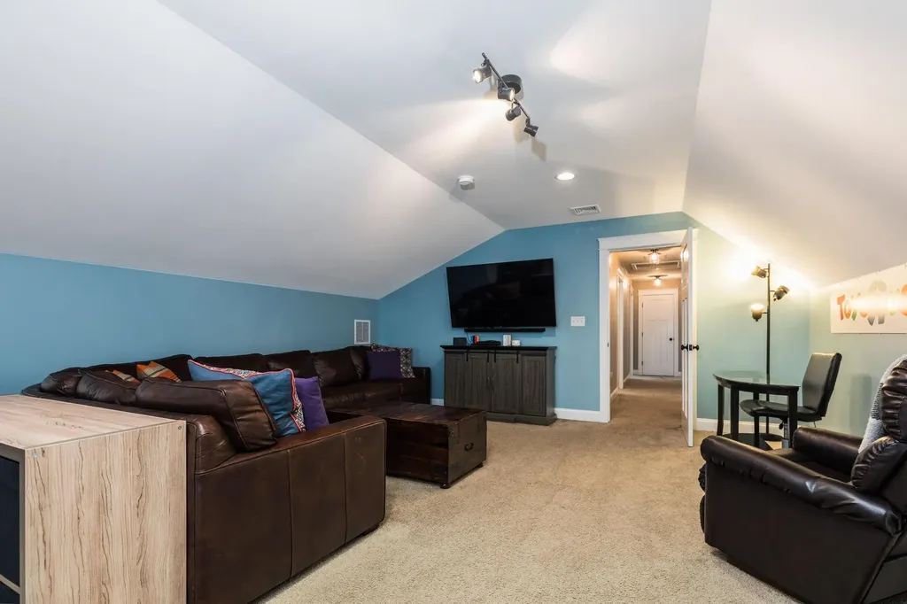 50 Laredo Lane Rochester NH 03868-4400