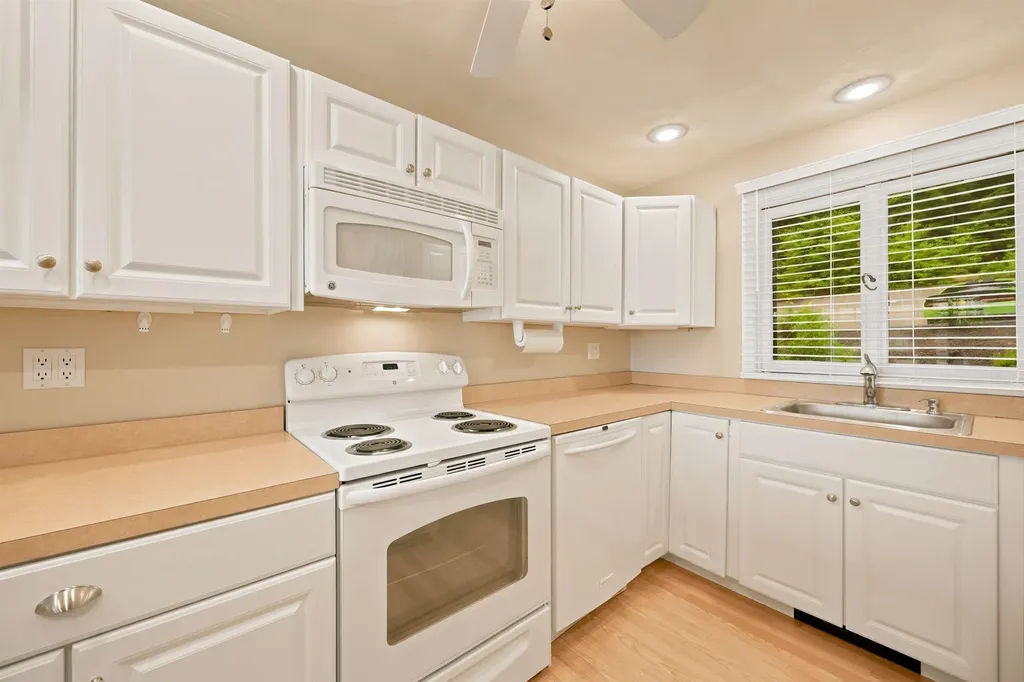 883 Weirs Boulevard Laconia NH 03246