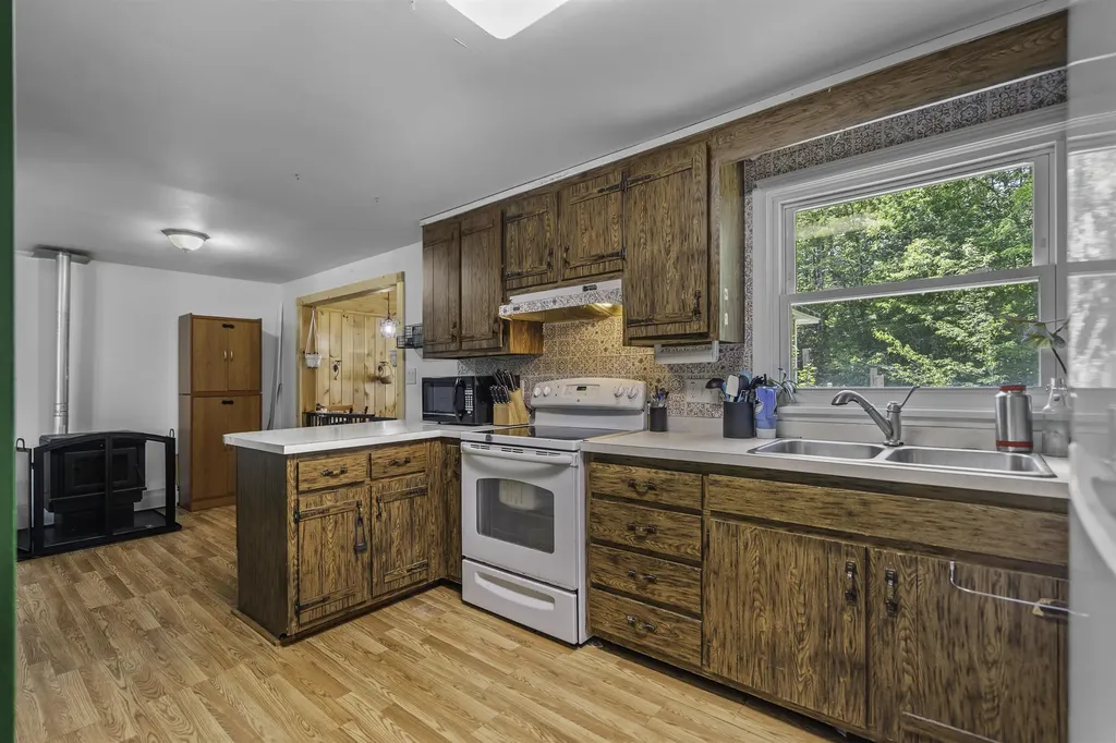 935 Battle Street Webster NH 03303