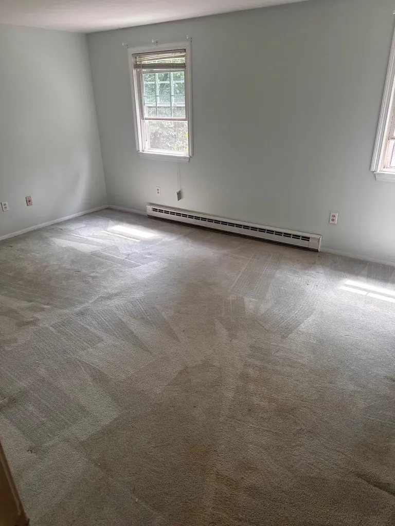 49 Oakridge Drive Londonderry NH 03053
