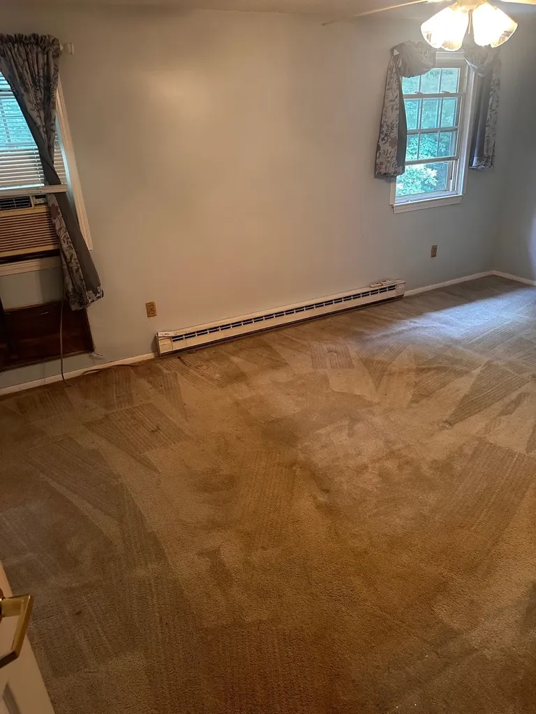 49 Oakridge Drive Londonderry NH 03053