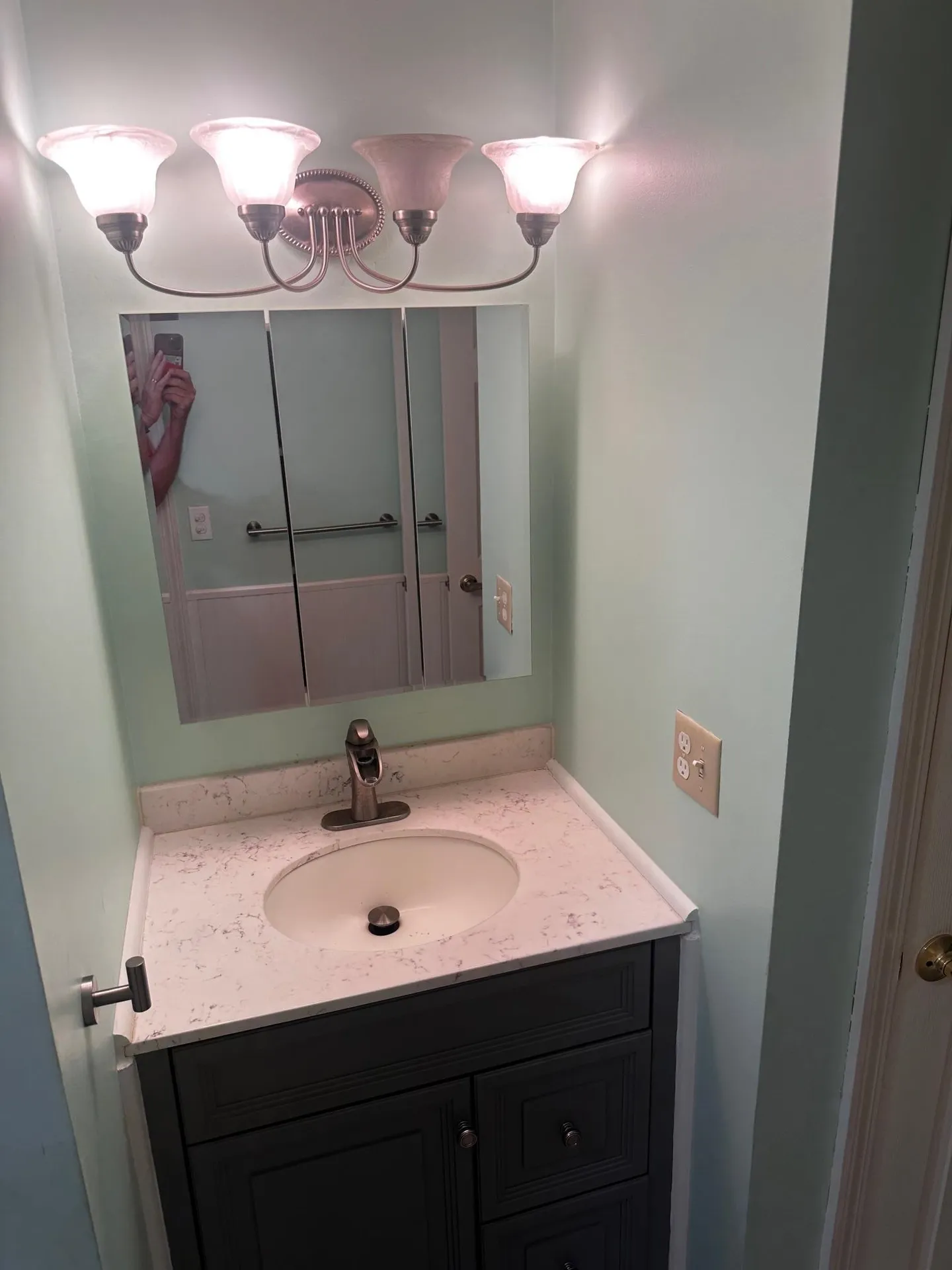 49 Oakridge Drive Londonderry NH 03053