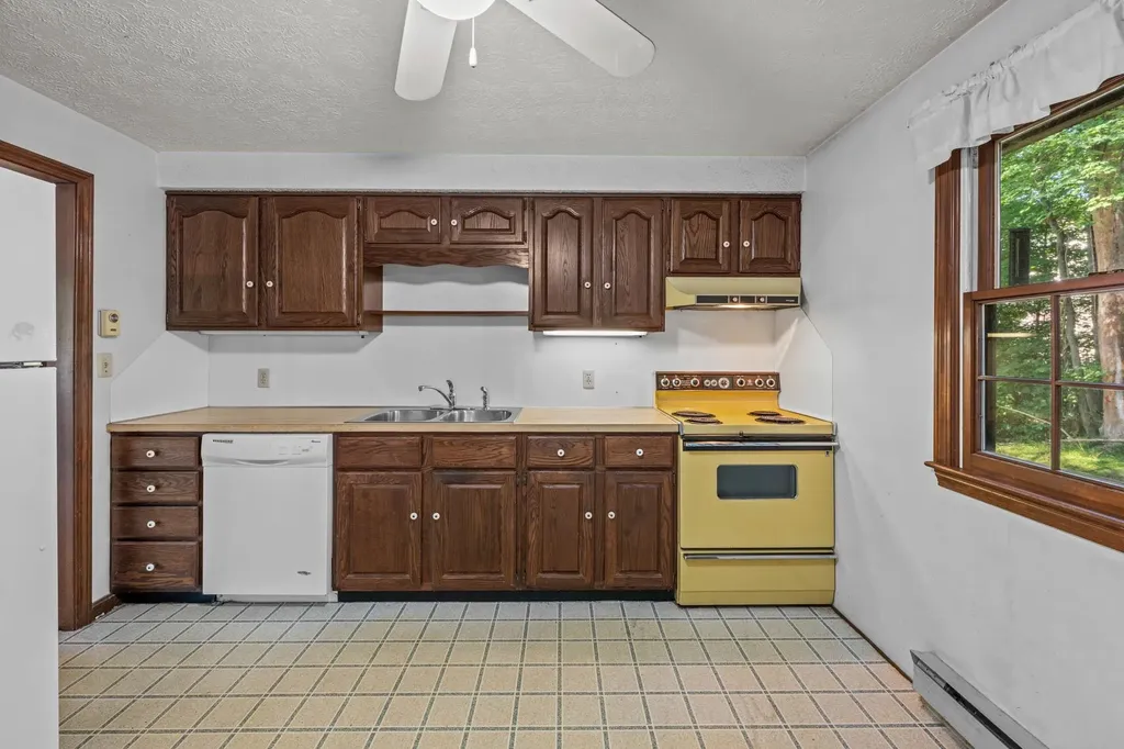 312 Walnut Hill Avenue Manchester NH 03104