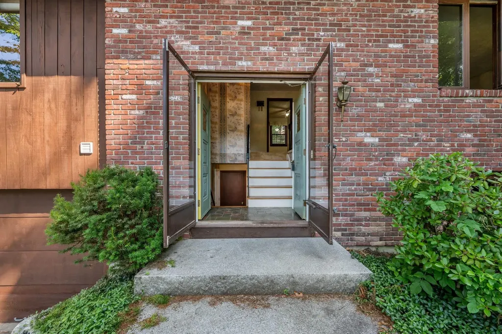 312 Walnut Hill Avenue Manchester NH 03104