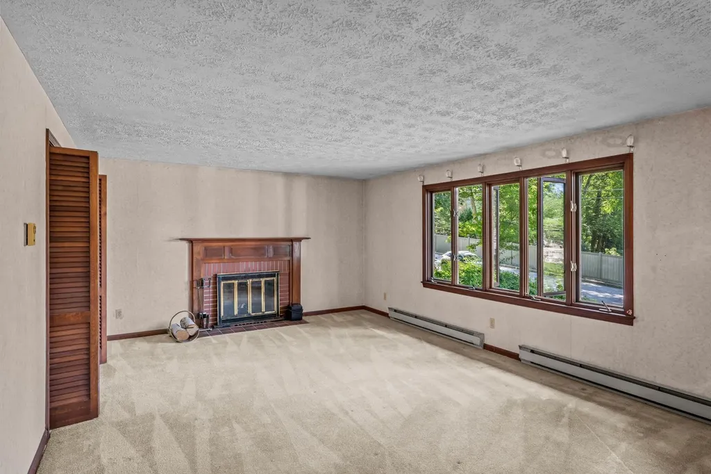 312 Walnut Hill Avenue Manchester NH 03104