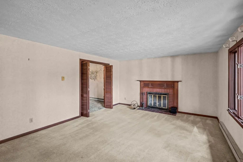 312 Walnut Hill Avenue Manchester NH 03104