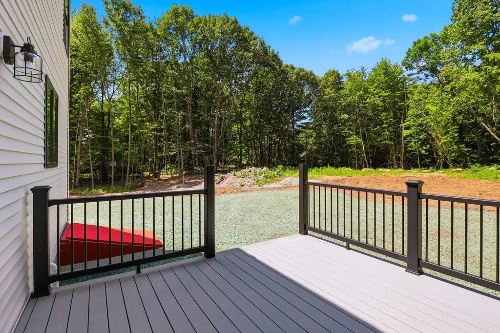 16 Spruce Pond Drive Strafford NH 03884