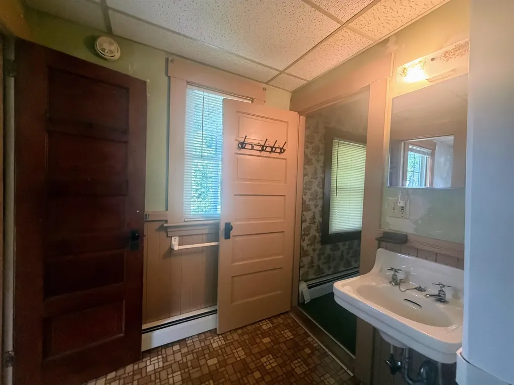 32 Hartness Avenue Springfield VT 05156