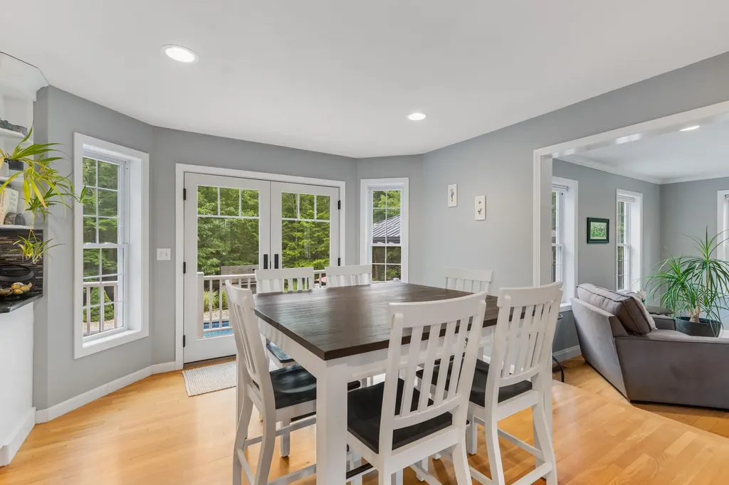 24 Thurston Drive Lee NH 03861