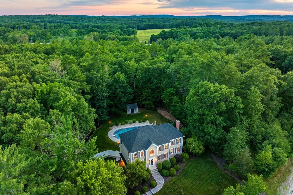 24 Thurston Drive Lee NH 03861