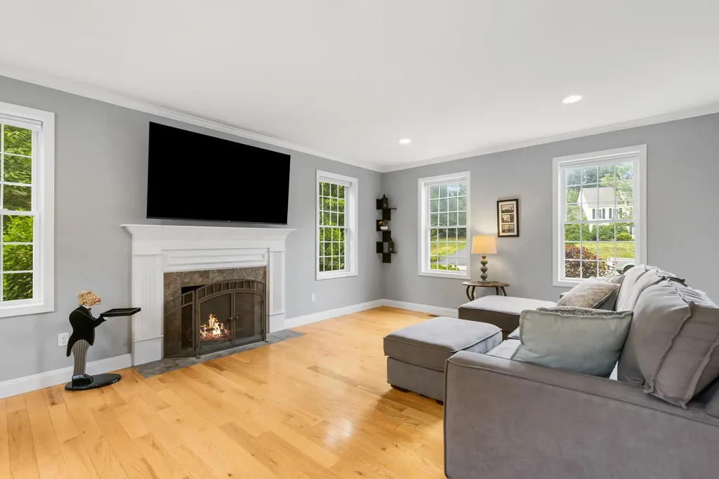24 Thurston Drive Lee NH 03861