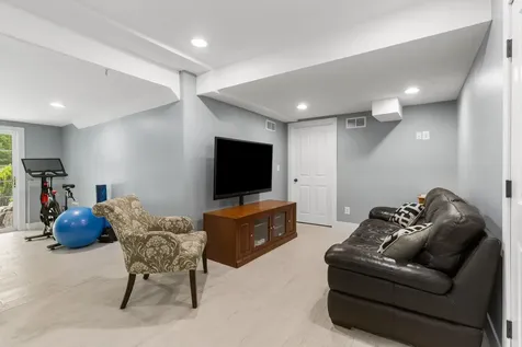 24 Thurston Drive Lee NH 03861