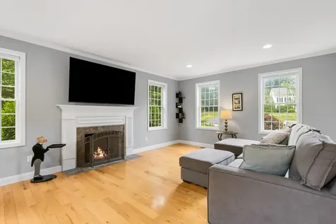 24 Thurston Drive Lee NH 03861