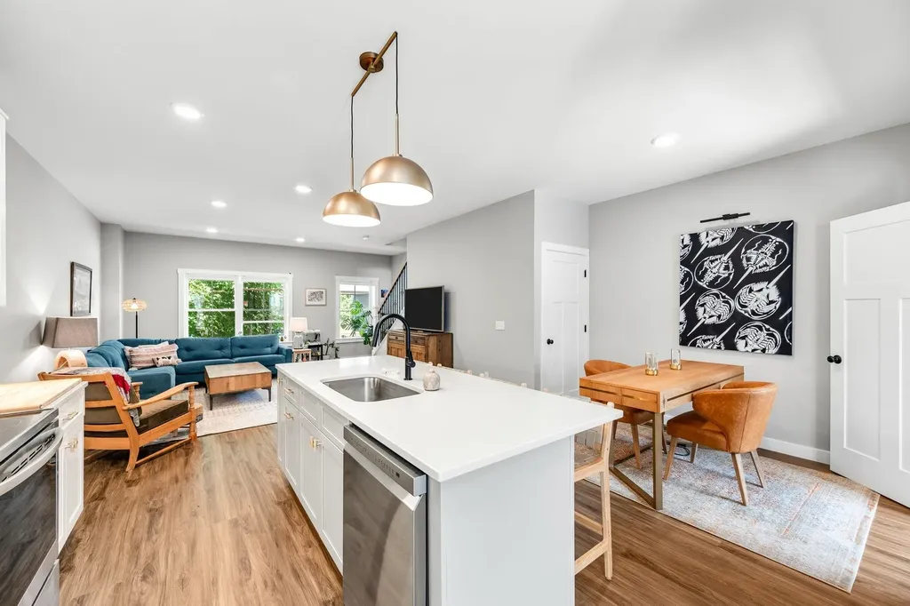 31 Gardner Lane Waterbury VT 05676