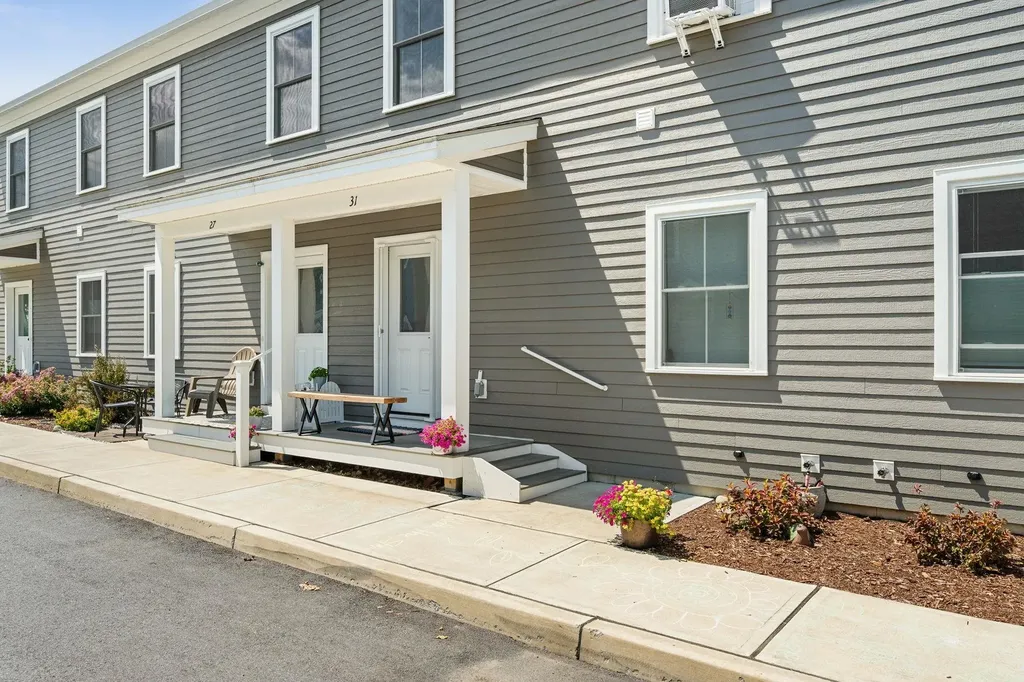 31 Gardner Lane Waterbury VT 05676