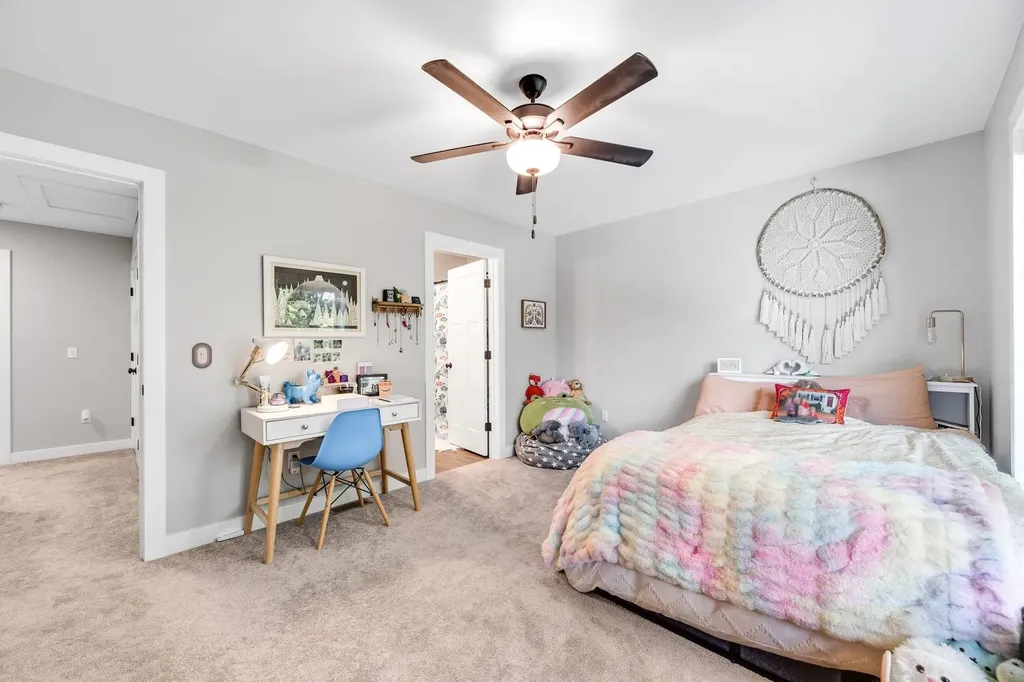 31 Gardner Lane Waterbury VT 05676