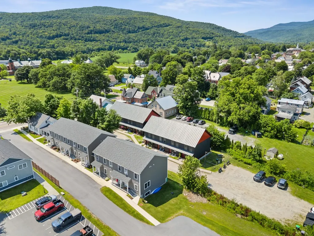 31 Gardner Lane Waterbury VT 05676