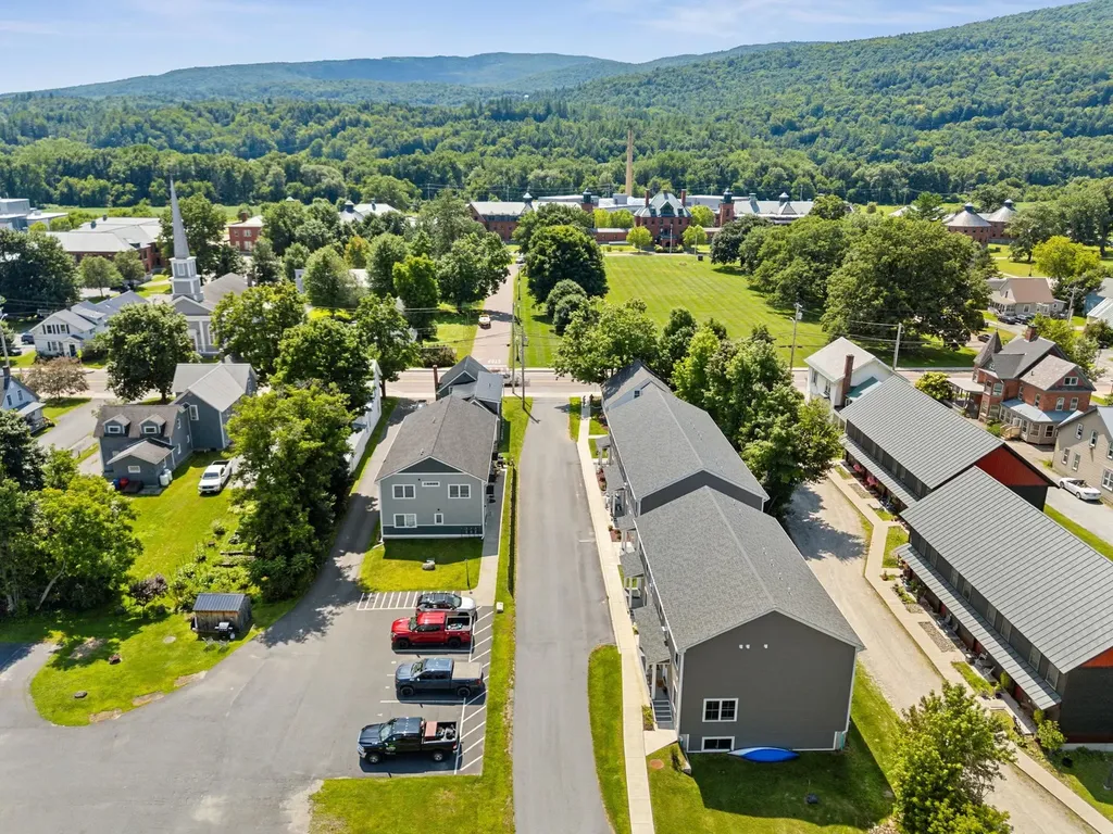 31 Gardner Lane Waterbury VT 05676