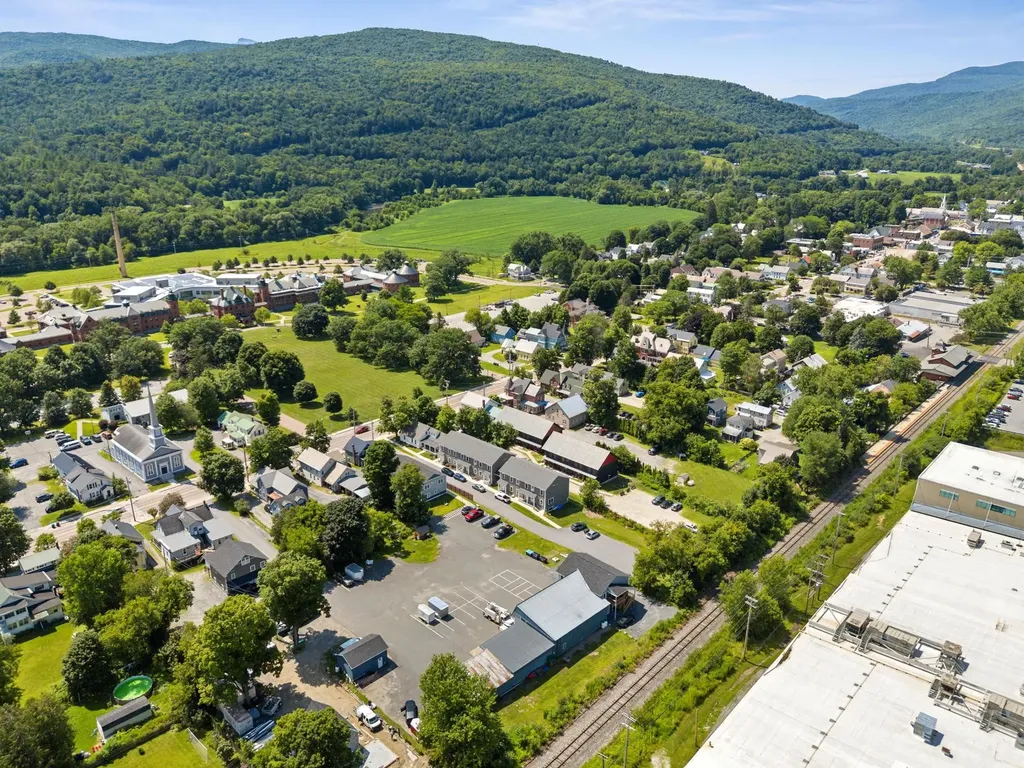 31 Gardner Lane Waterbury VT 05676