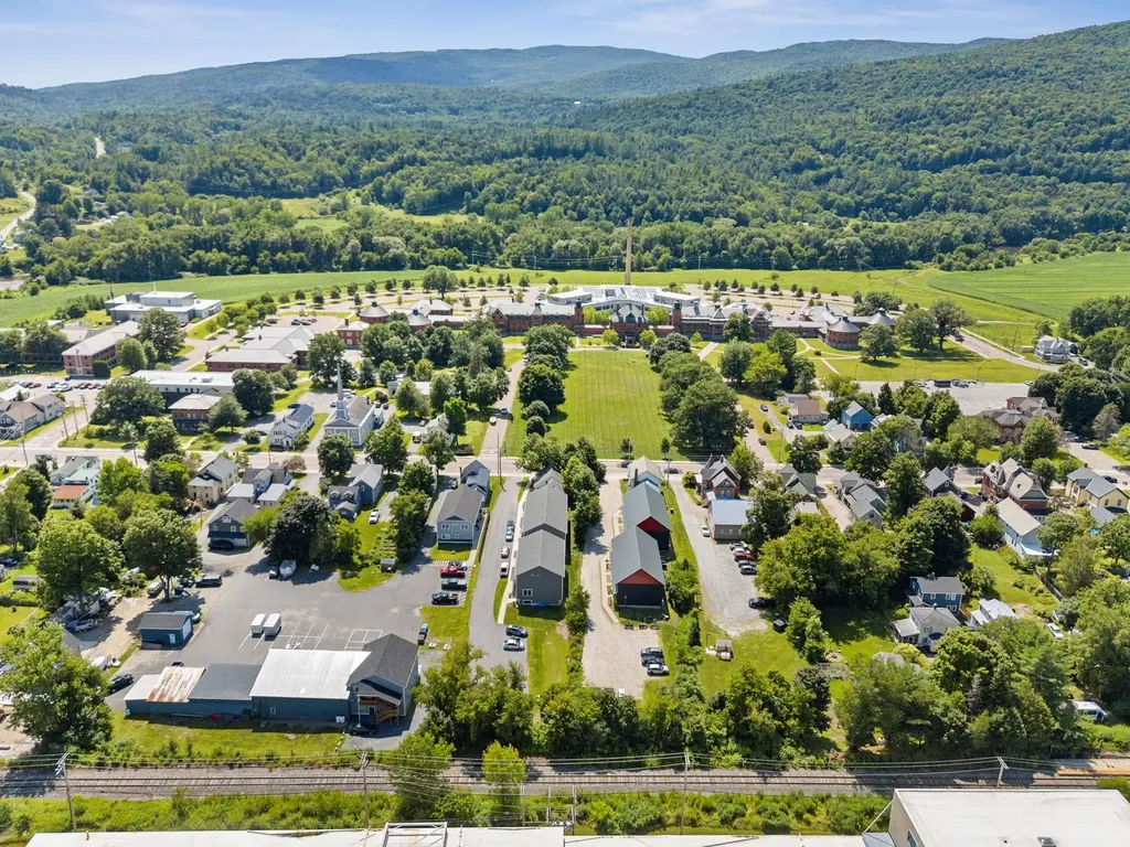 31 Gardner Lane Waterbury VT 05676