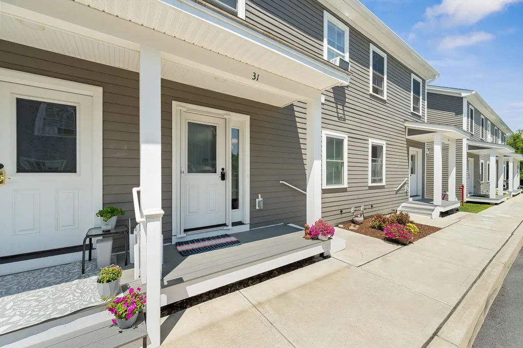 31 Gardner Lane Waterbury VT 05676