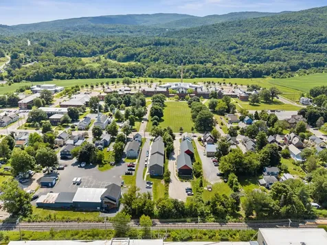 31 Gardner Lane Waterbury VT 05676