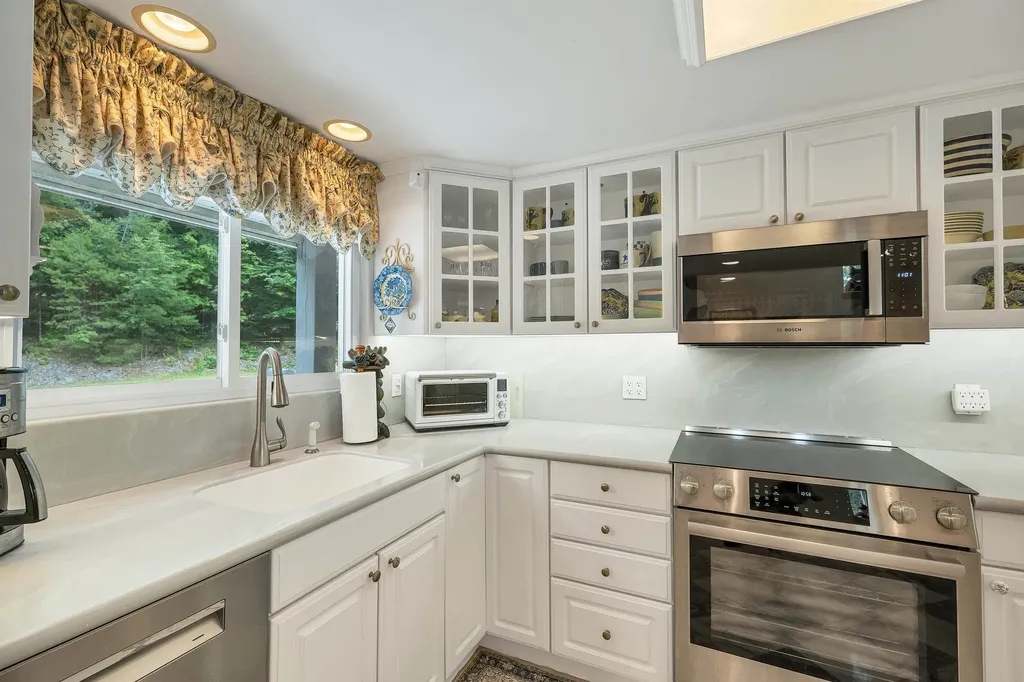 19 Wawbeek Road Tuftonboro NH 03850