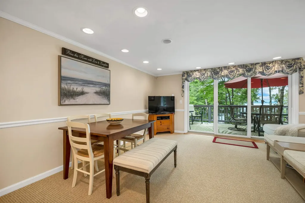 19 Wawbeek Road Tuftonboro NH 03850