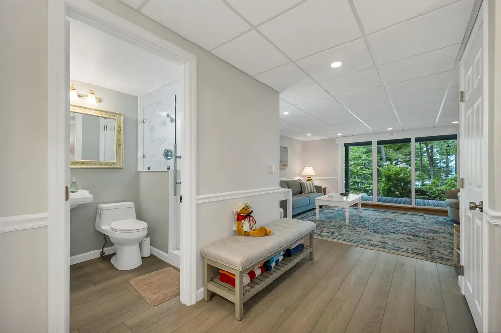 19 Wawbeek Road Tuftonboro NH 03850