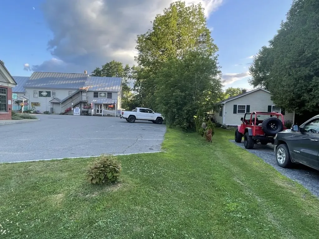 9 12 Route Hartland VT 05048