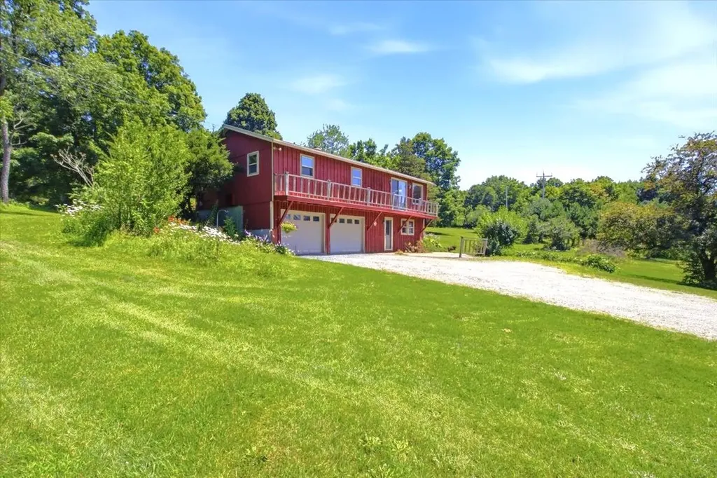 82 Puddingstone Road Pownal VT 05261