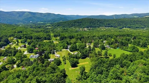 82 Puddingstone Road Pownal VT 05261