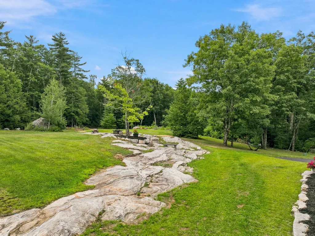9 Storybrook Lane Amherst NH 03031