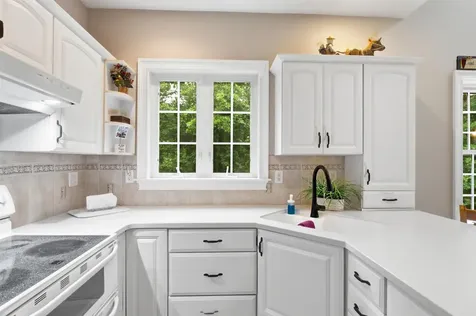 9 Storybrook Lane Amherst NH 03031