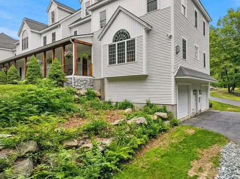 9 Storybrook Lane Amherst NH 03031