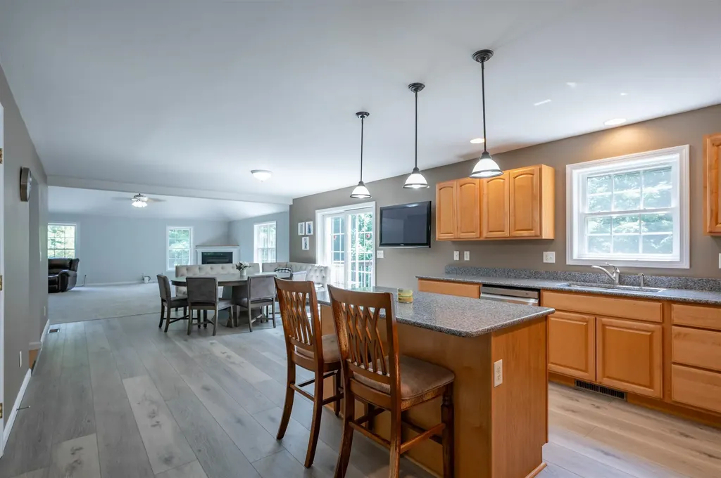 141 Paige Hill Road Goffstown NH 03045