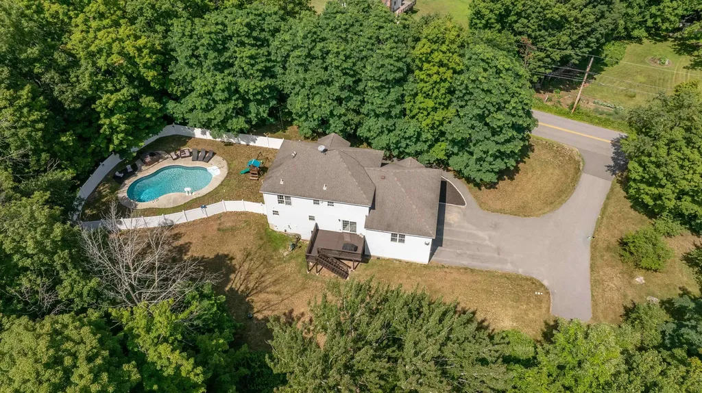 141 Paige Hill Road Goffstown NH 03045