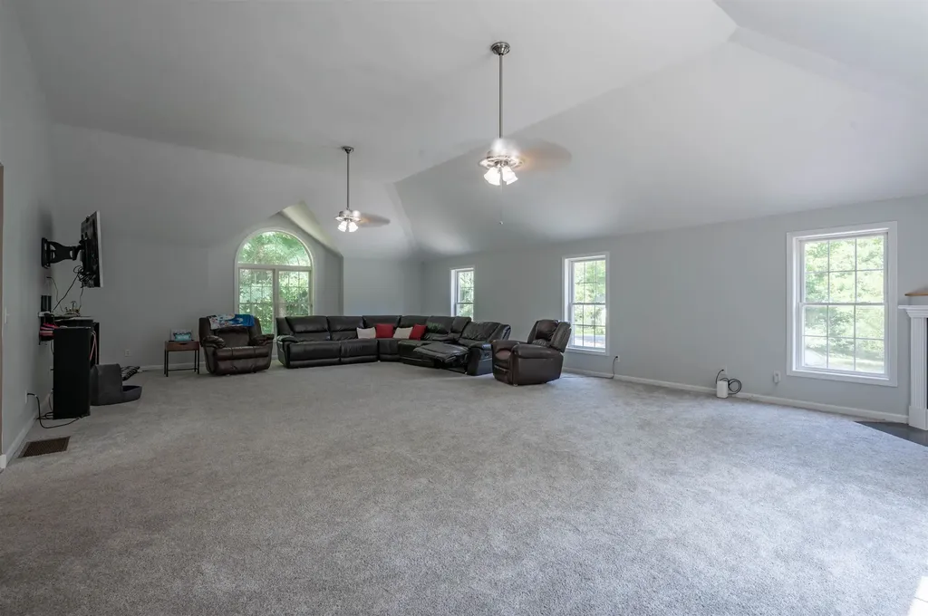 141 Paige Hill Road Goffstown NH 03045