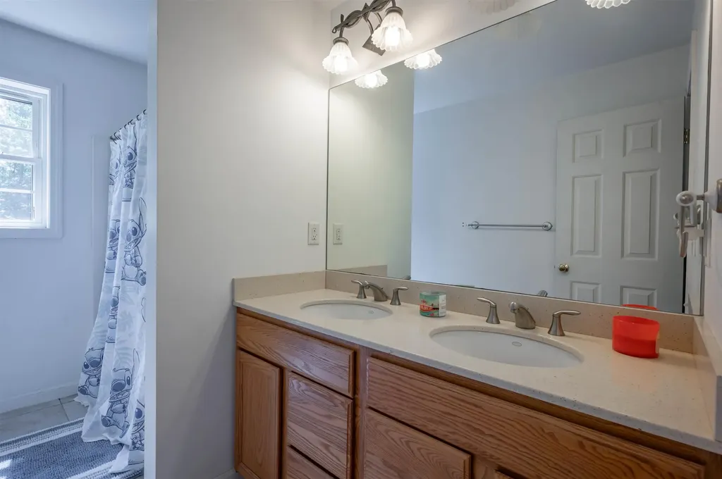 141 Paige Hill Road Goffstown NH 03045