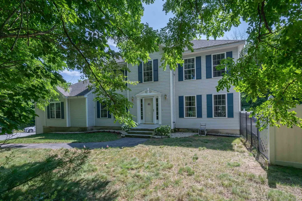 141 Paige Hill Road Goffstown NH 03045