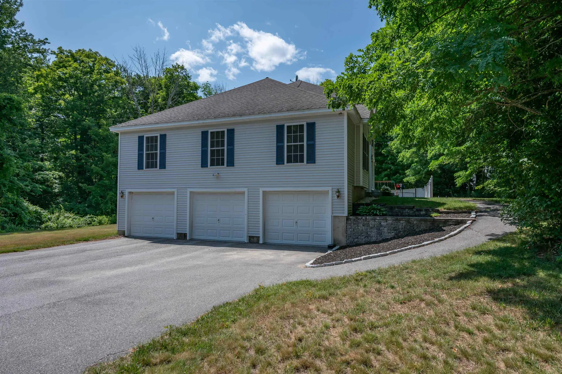 141 Paige Hill Road Goffstown NH 03045