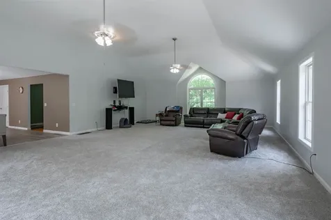 141 Paige Hill Road Goffstown NH 03045