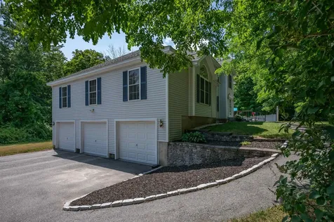 141 Paige Hill Road Goffstown NH 03045