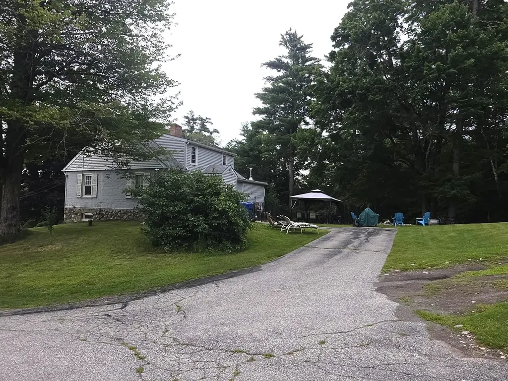 115 Hovey Road Londonderry NH 03053