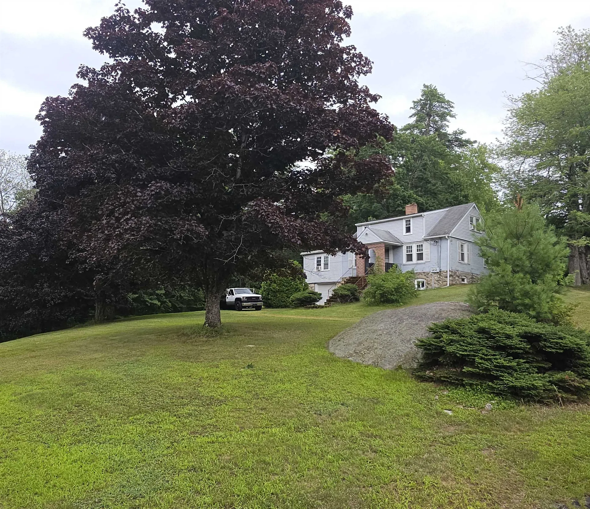 115 Hovey Road Londonderry NH 03053