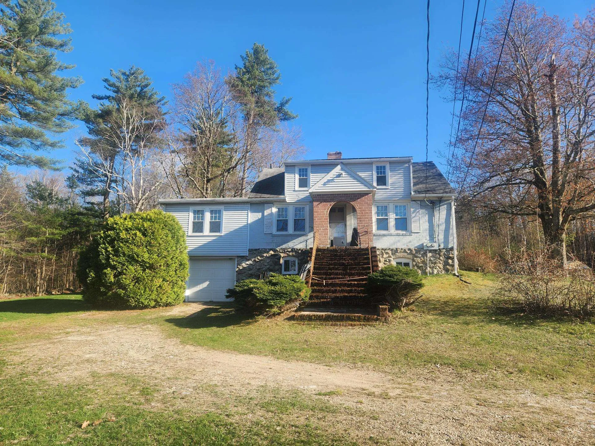 115 Hovey Road Londonderry NH 03053