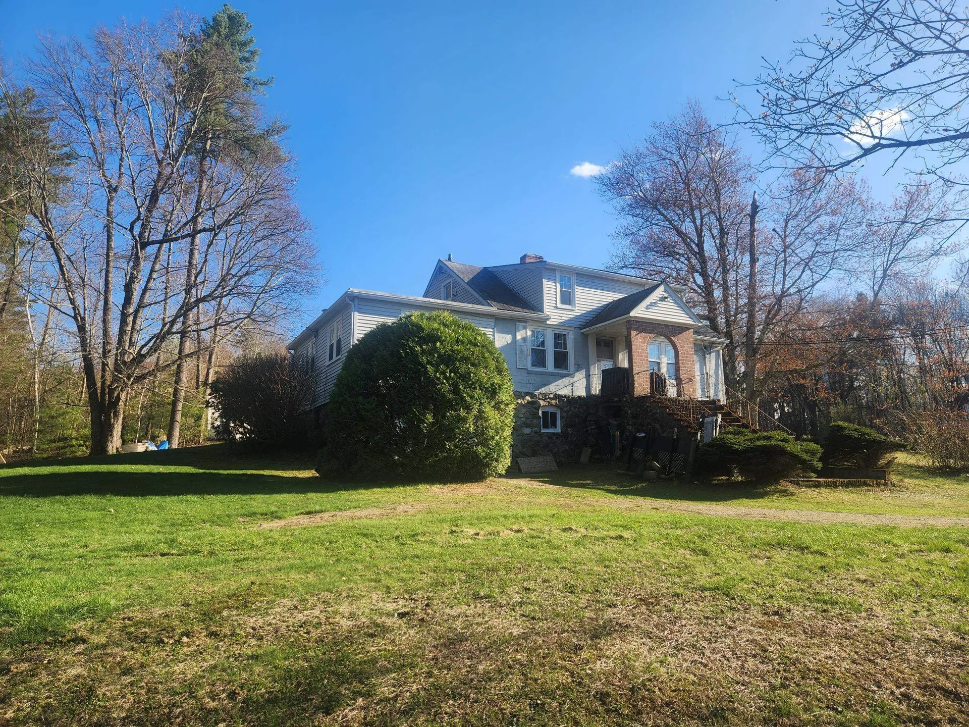 115 Hovey Road Londonderry NH 03053