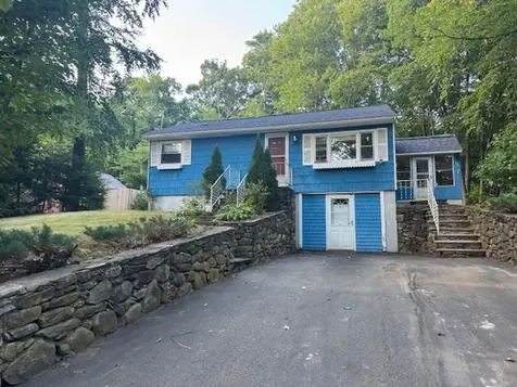 65 Langford Road Raymond NH 03077