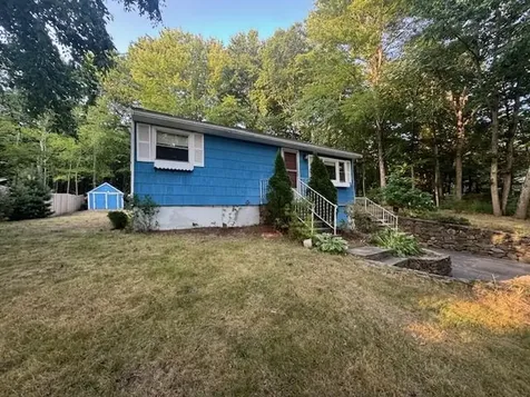 65 Langford Road Raymond NH 03077